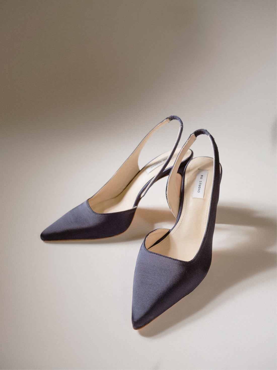 Zapatos de madrina de boda: guía completa para acertar con el calzado en el día más especial